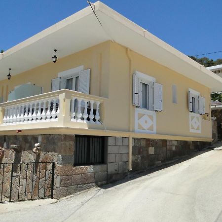 Chrysanthe'S Apartments No1 Poros Town Exterior photo