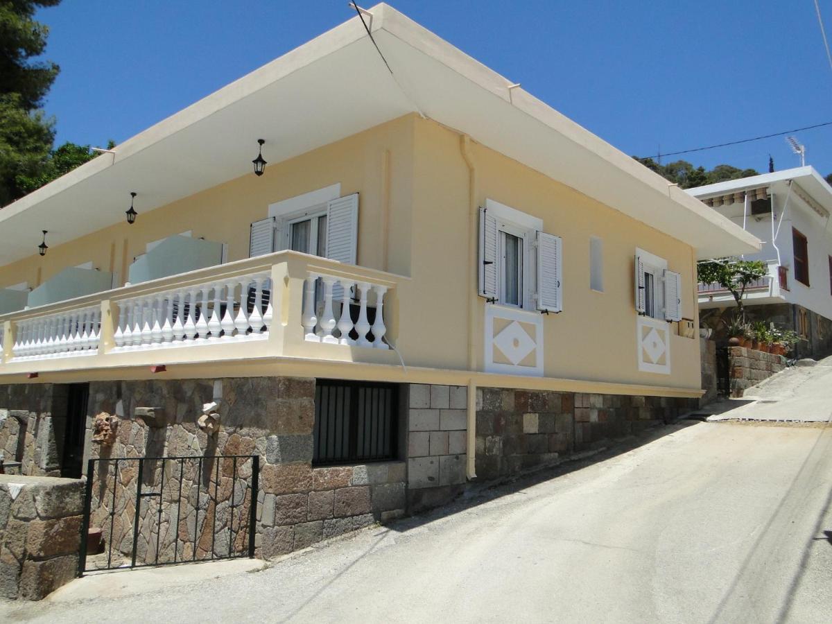 Chrysanthe'S Apartments No1 Poros Town Exterior photo