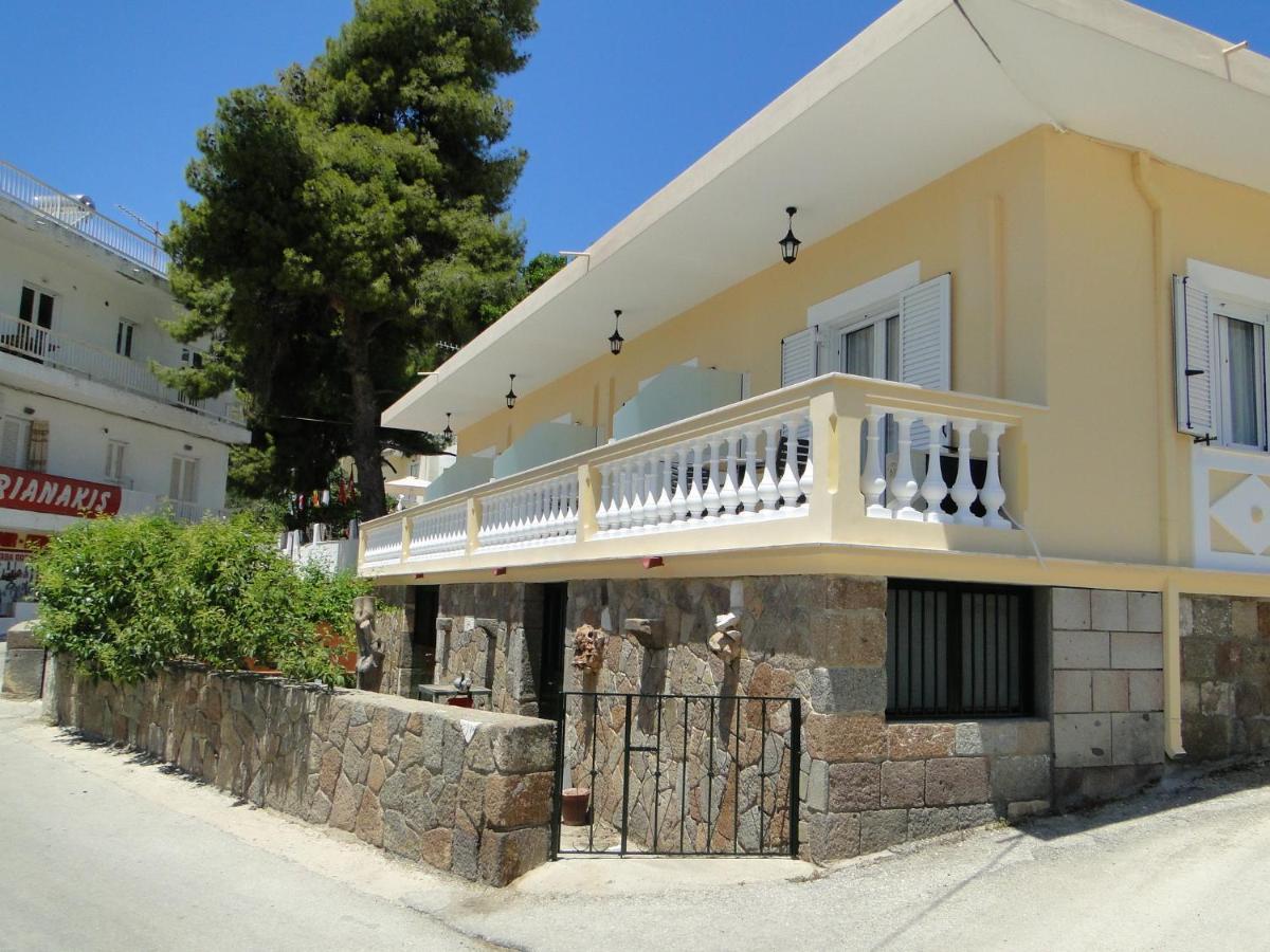 Chrysanthe'S Apartments No1 Poros Town Exterior photo